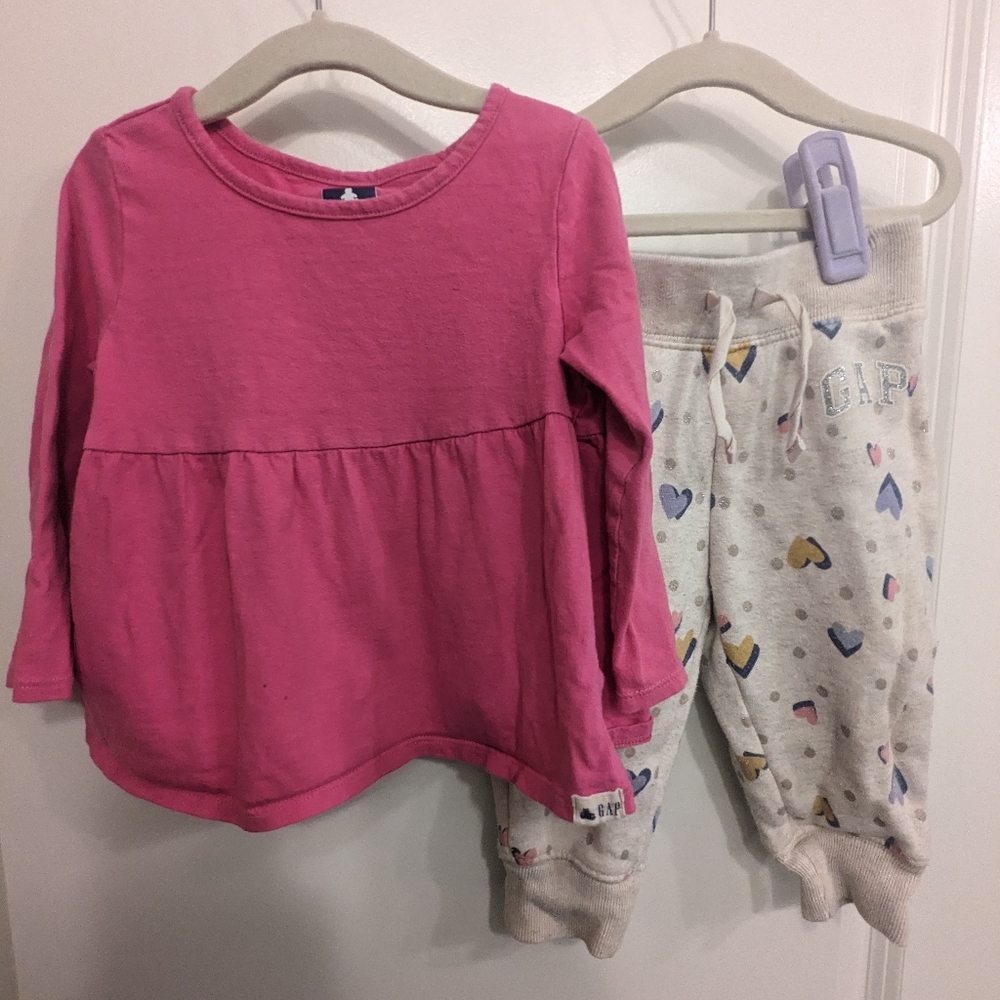 Baby Gap, comfy cute girly play set 12-18m, with hearts and pink solid